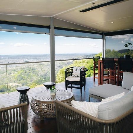 Flaxton Garden Home With Spectacular Coastal Views 몬트빌 외부 사진
